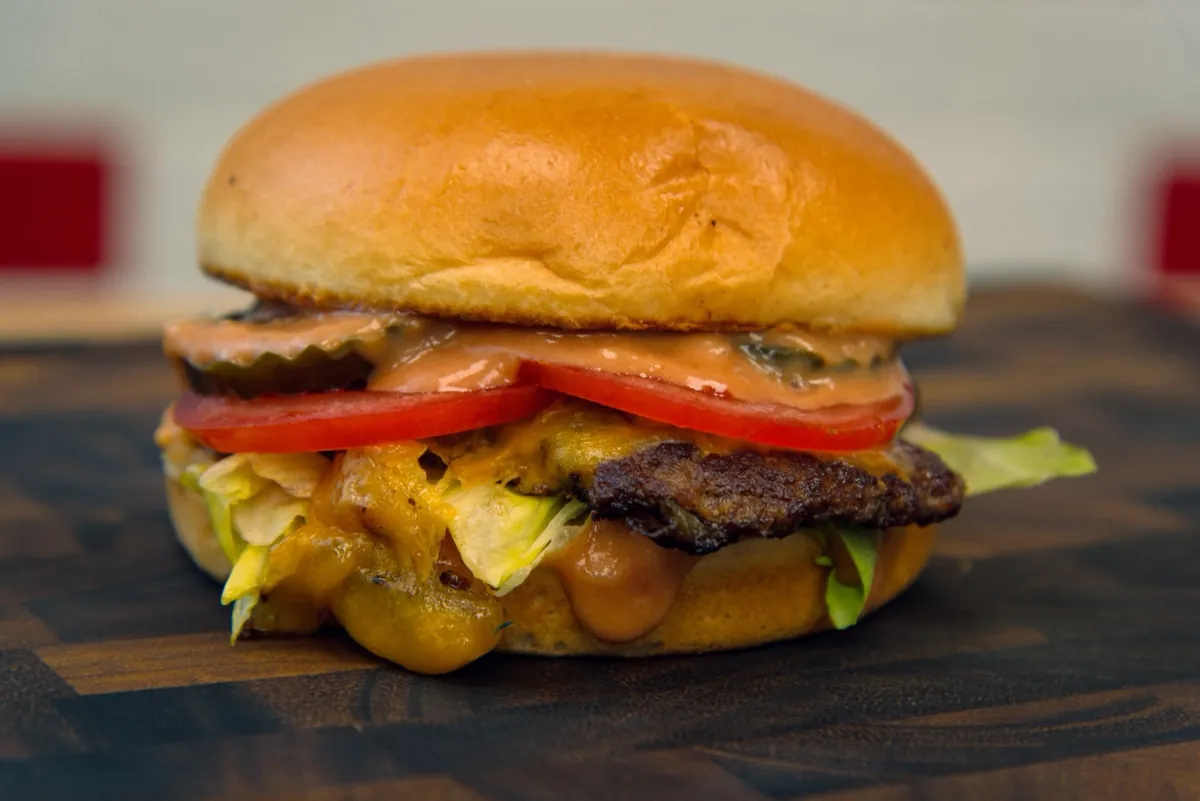 Classic Smash hamburger – Rambo Burger & Bowl, Budapest