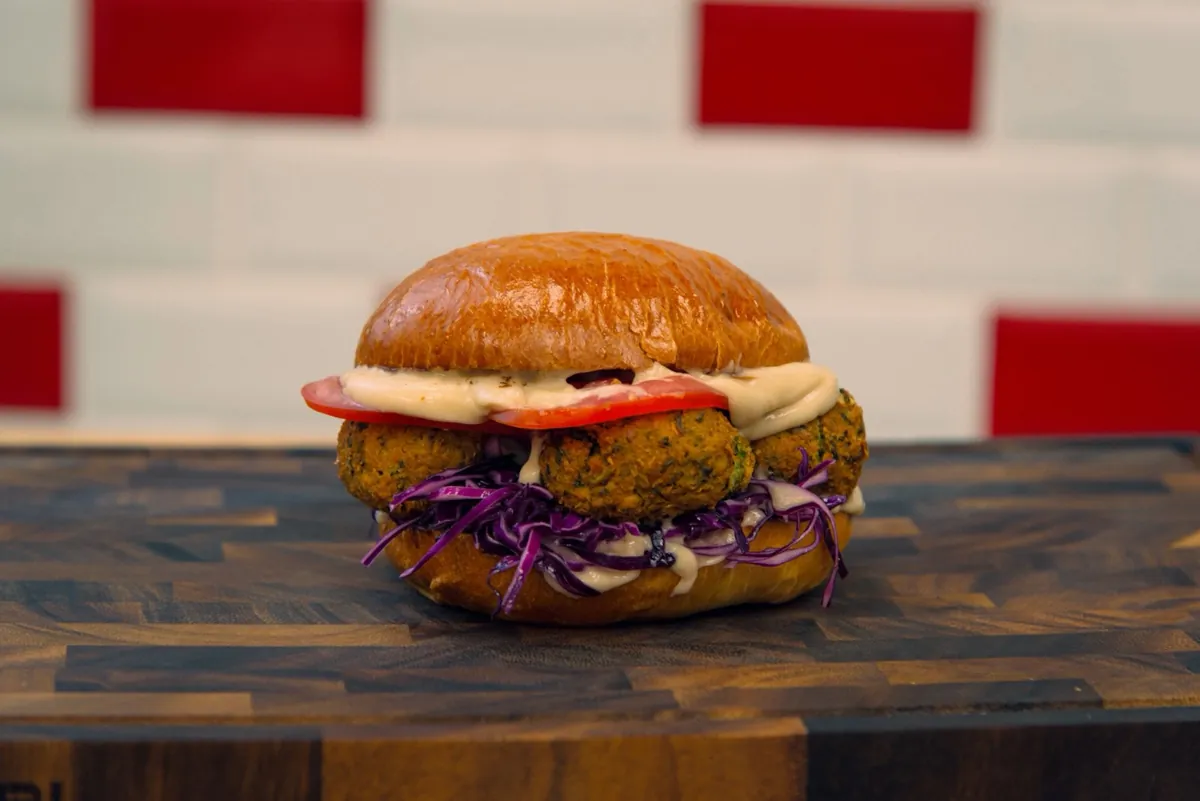 Falafel hamburger – Rambo Burger & Bowl, Budapest